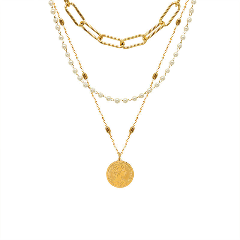 Collier triple couche en acier titane avec perles synthétiques