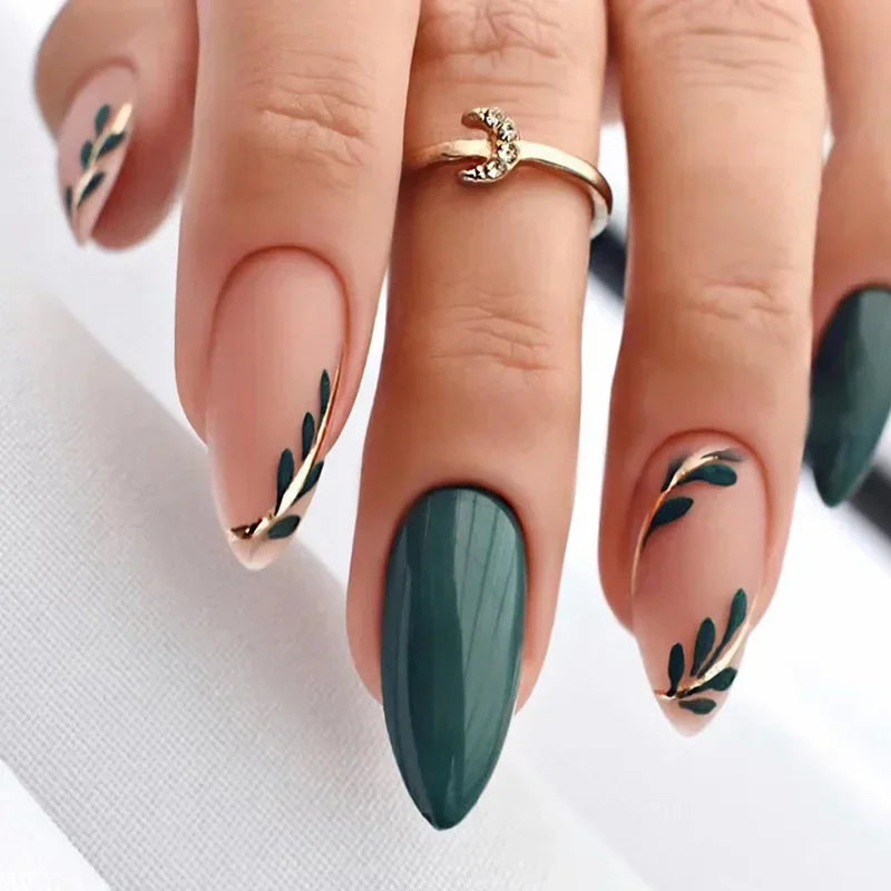 Faux ongles en amande avec motif feuilles vertes Ongles acryliques elliptiques portables Faux ongles à presser Manucure
