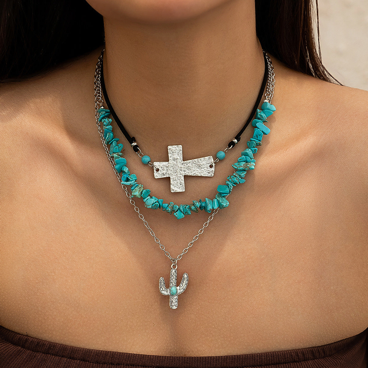 Collier de perles ras du cou fantaisie imitation turquoise, style ethnique, motif cactus