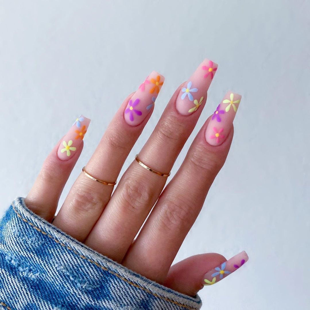 Série pastorale Tournesol arc-en-ciel portant des produits finis d'amélioration des ongles Patch d'amélioration des ongles artificiels Patch d'ongles amovible