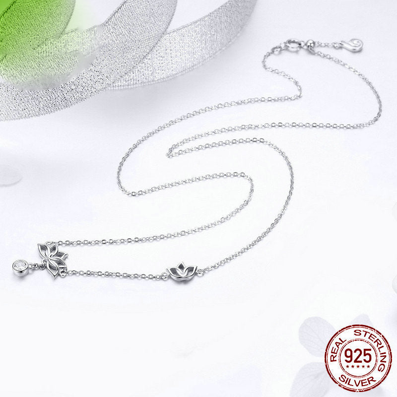 Collier délicat Lotus argenté