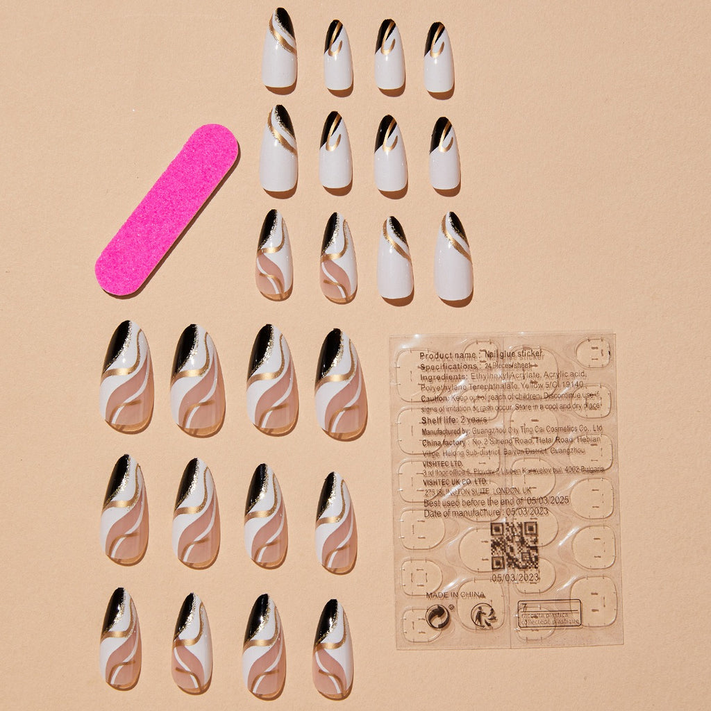 Manucure française bordée en amande, faux ongles ondulés dorés couleur canard mandarin, produit fini