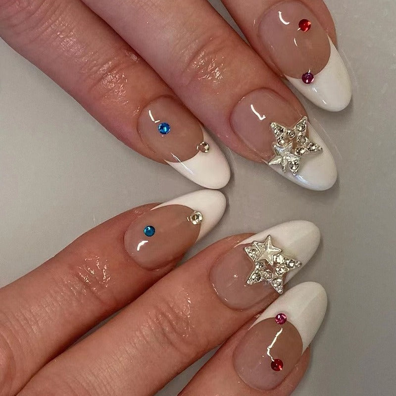Ongles portables blancs style français, ongles portables finis, autocollants d'ongles en étoile à cinq branches tridimensionnelle argentée, portables