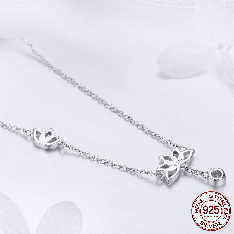 Collier délicat Lotus argenté