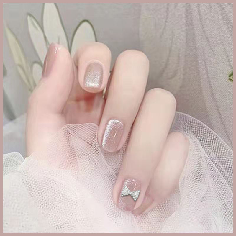 Port de pièces de manucure en faux ongles amovibles à œil de chat court, papillon d'industrie lourde, produit fini.