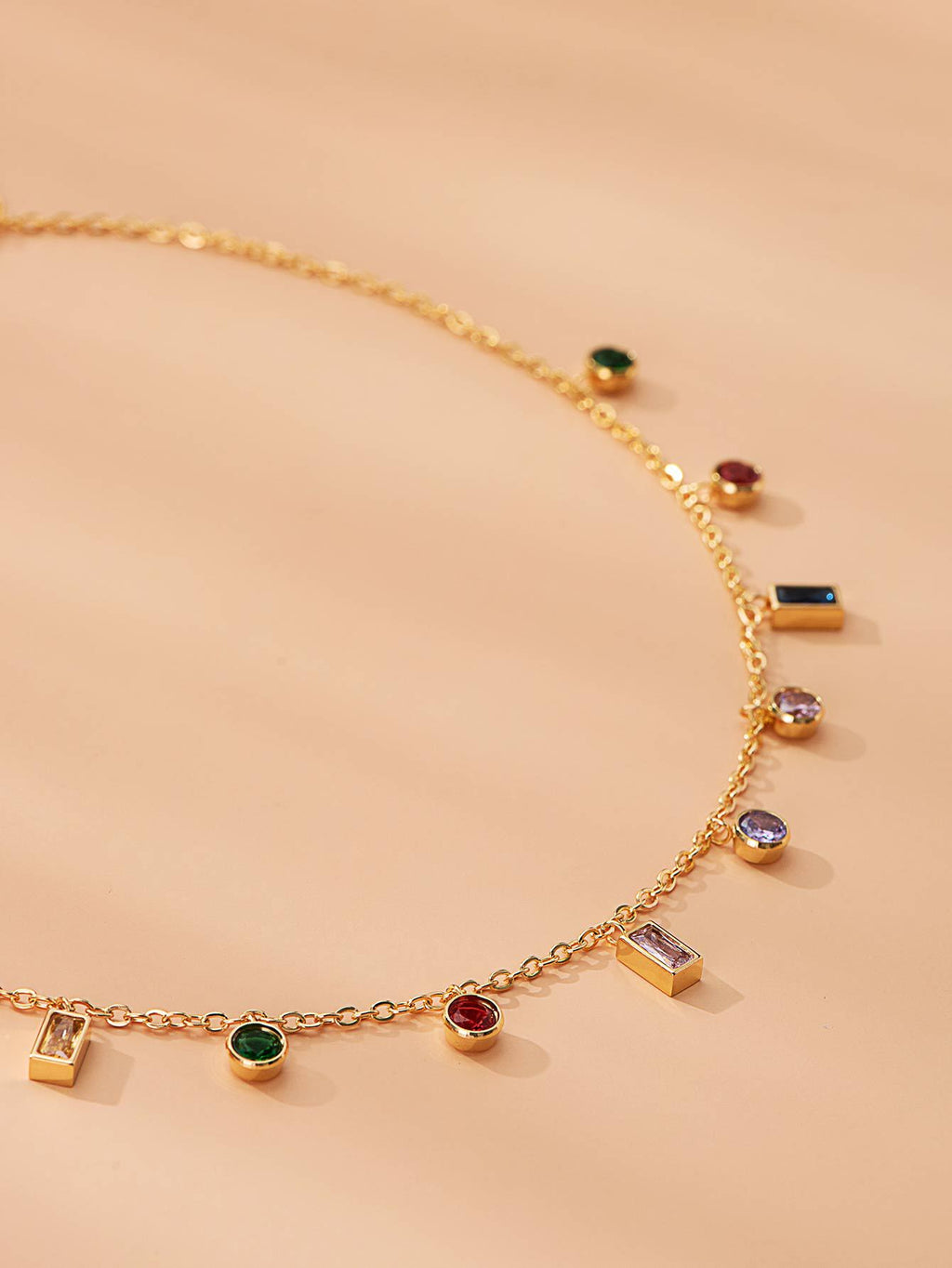 Collier zircon coloré avec motif circulaire géométrique, collier de niche