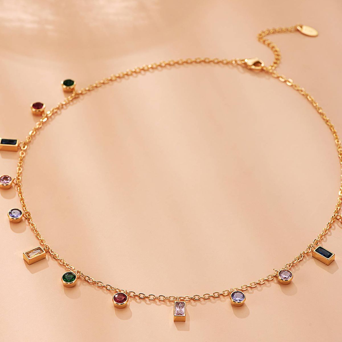 Collier zircon coloré avec motif circulaire géométrique, collier de niche