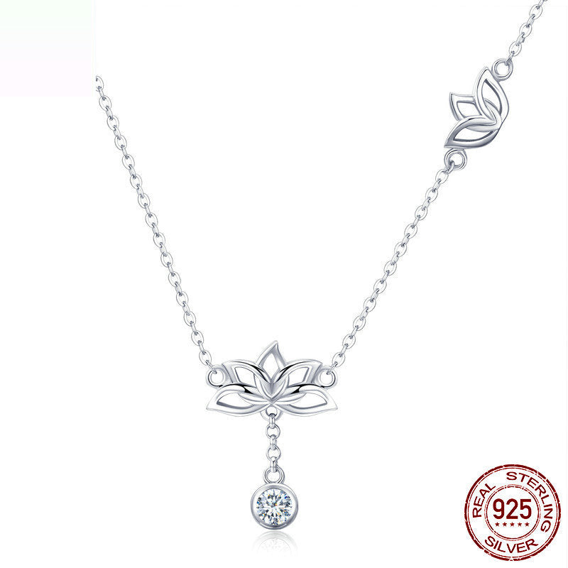 Collier délicat Lotus argenté