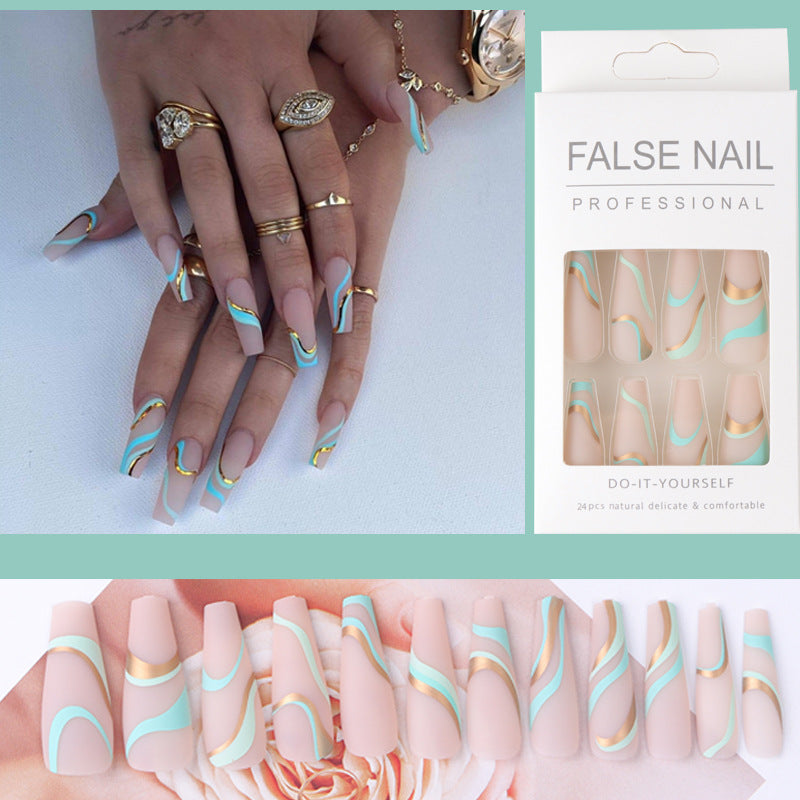 Ongles de ballet longs à motif ondulé doré, faux ongles givrés dorés, manucure mate style pop Ins, couleur contrastée à porter.
